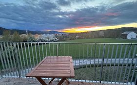 Sunset View Apartment Roznov